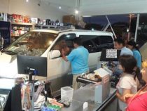 Mit der Tür ins Haus fallen