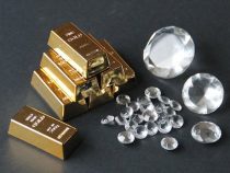 Anscheinend auch Gold und Diamanten gestohlen