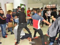 In Gewalt umgeschlagen