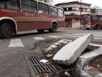 Mit Schlaglöchern und kaputten Straßen “feiert“ Asunción