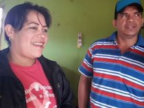 Eine couragierte Frau schlägt Räuber nieder