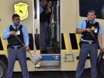 Unter strengster Bewachung