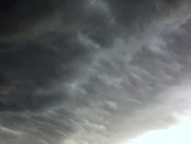 Zerstörte Häuser, Überschwemmungen und Stromausfall