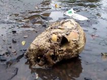 Unwetter legt Skelettteile frei