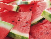 Genießen Sie die Wassermelone