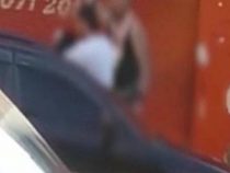 Junge Männer vergewaltigen eine 50-Jährige, die allein mit ihrer Mutter lebt