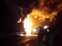 Langstreckenbus gerät in Brand