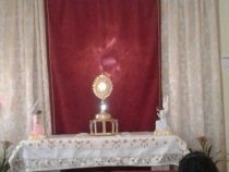 Unheimliche Erscheinung vom Bild des Heiligen Herzens Jesu