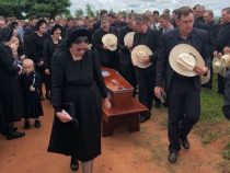 Mennoniten begnadigen die EPP und bitten darum die Waffen niederzulegen