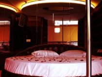 Zwei Männer im Motel: Einer stirbt auf seltsame Weise