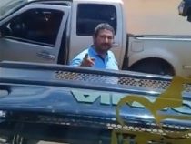 Genervter Autofahrer in den Fängen der Justiz