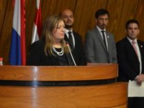 Eine Frau an der Spitze der Macht: “Sie werden mich kennenlernen“