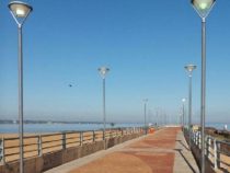 Lampen am San José Strand stehen unter Strom