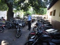 Polizeistationen überfüllt mit beschlagnahmten Motorrädern