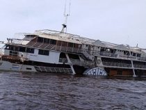Ausflugsschiff für Touristen gesunken