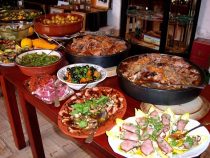 Buffet: Hier zeigt sich wer über gute Manieren verfügt