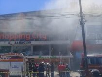 Großbrand im Shoppingcenter von Encarnación