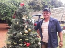 Bürgermeister zahlt nicht, also beschloss er den Weihnachtsbaum zu stehlen