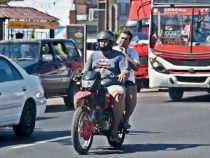 Rückspiegel und festes Schuhwerk nur für Autofahrer