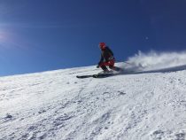 Jari Arkko passiert mit Mini-Ski den Cerro Tres Kandú