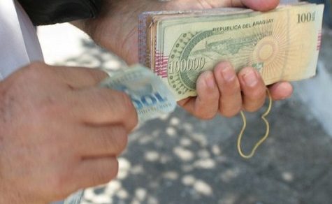 Die Kehrseite der Makroökonomie: Wenn das Gehalt nur noch für Essen reicht