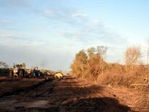 Línea 32: Eine neue Straße im Chaco wird gebaut