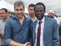 Afrikanischer Kleiderhändler wird Vertrauensmann der Abdo-Regierung
