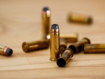 Patrone explodiert und verletzt Kleinkind