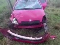 Nasse Fahrbahn und hohe Geschwindigkeit lösen Unfall aus