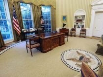 Oval Office: Mario Abdo trifft Donald Trump zu bilateralen Gesprächen