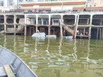 Schiff der Marine sinkt im Hafen von Asunción