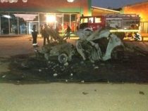 Fahrer im Auto in Loma Plata verbrannt