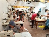 Häftlinge produzieren Masken
