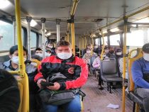 Wenig Busse, dichtes Gedränge, hohe Ansteckungsgefahr