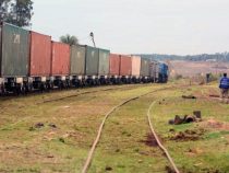 Reis mit der Bahn und dem Schiff auf dem Weg nach Europa