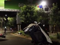 Schlagloch löst schweren Unfall aus