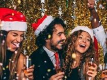 Schluss mit der Sause: 97 % der Arbeitnehmer fordern Bargeld statt Weihnachtsfeier