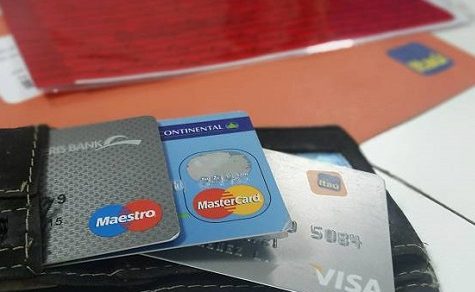 Schuldenfalle Kreditkarte? Zahlungsausfälle bei Geringverdienern nehmen zu