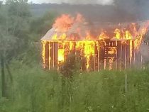 Kurzschluss: Haus brennt vollständig ab