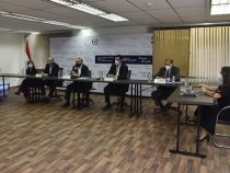 Das Risiko einer Ansteckung in Schulen ist geringer als an öffentlichen Orten