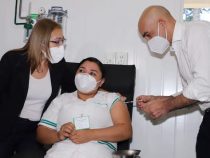 Gesundheitsminister verabreicht erste Dosis Sputnik V