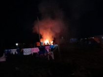 Mutmaßliche Brandstifterin auf der Flucht