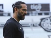 Roque Santa Cruz und eine Zitterpartie neben dem Spielfeld