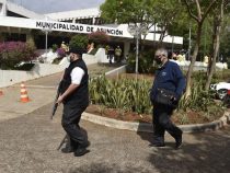 Mit der Besetzung des Rathauses und der Sperrung der Avenida Mariscal López fordern Angestellte höheren Lohn