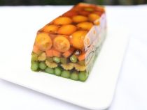 Bei hohen Temperaturen ideal: Die kalte Gemüseterrine