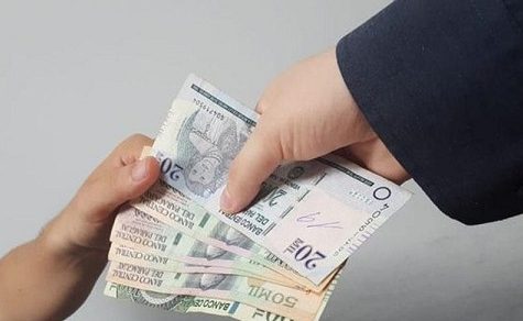 Rechnungsstellung vs. Arbeitsvertrag: Unter welchen Bedingungen “fakturierende“ Arbeitnehmer Weihnachtsgeld bekommen