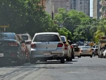 Parken in zweiter Reihe: Eine sehr gefährliche gängige Praxis