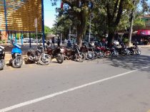 Wer sein Motorrad falsch parkt, wird es wohl bald woanders suchen müssen