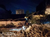 Ehemalige Brauerei eingestürzt und Straßen in der Innenstadt gesperrt