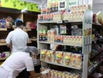 Abgelaufenen Produkte in Supermarkt entdeckt